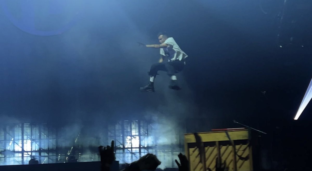 boobygrabber's tweet photo. @twentyonepilots Donโt lie, you stole the invisible boat-mobile for #ClancyPortland ๐ https://t.co/RRoiZxtyRp