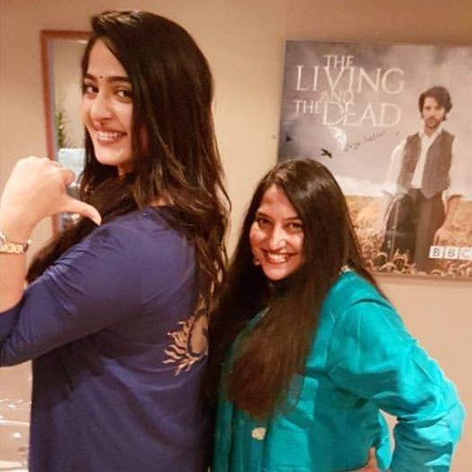 Sweety_ShettyFc's tweet photo. Lady SuperStar #AnushkaShetty with @AshantiOmkar ❤️❤️ https://t.co/vBCfeL5jiv