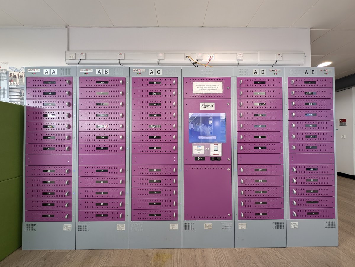 LapSafe's tweet image. We&apos;ve recently expanded our #SmartLocker services at @EdinburghNapier, students &amp;amp; staff can now benefit from 300 bays across 5 installs. This upgrade makes them the second largest installation among Scottish-based #universities.