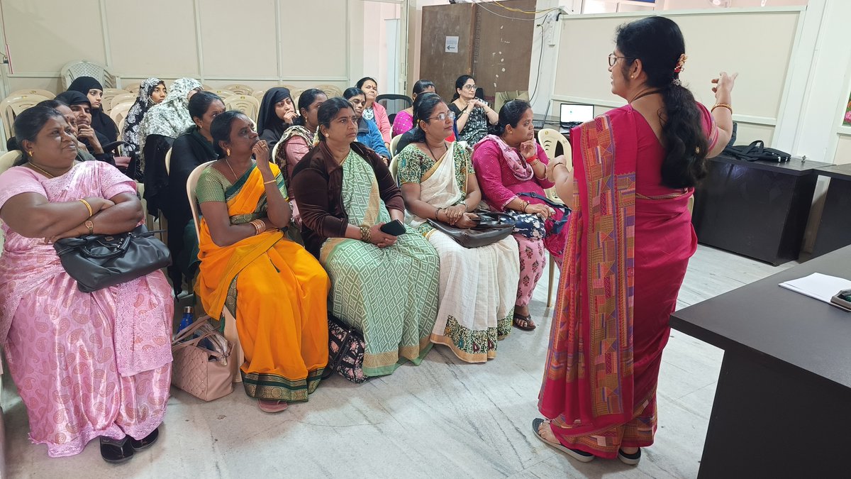 KIF_STREE's tweet photo. We conducted a Financial Literacy Workshop for our STREE beneficiaries in Bengaluru! 

Empowering women with important financial skills for a brighter future. 💪 

#financialempowerment #streeinitiative #empoweringwomen #bengaluruevents #stree2024 #helpingwomen #growtogether https://t.co/ZHrumJaH1X