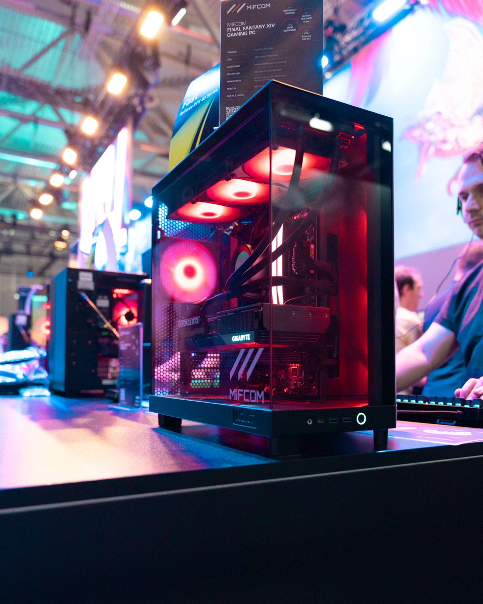 MIFcomGmbH's tweet image. Wie war Euer erster Tag auf der Gamescom?🔥
Habt Ihr unsere Systeme schon entdeckt? 🤔

Lasst es uns in den Kommentaren wissen!

#Gamescom2024 #MIFCOM #custombuild #gamingpc #pcgaming