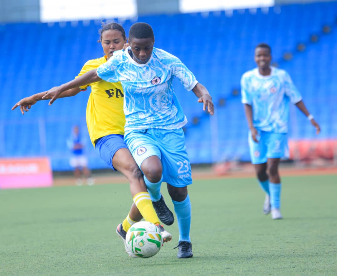 Cecafaonline's tweet photo. 45' Goooal ⚽️
And its a fourth goal for Kawempe
Kawempe Muslim Ladies FC 4️⃣ - 0️⃣ FAD FC .
#kawempemlfc #fadfc #cecafa #cafwclq2024 https://t.co/VHCmXCHUEG