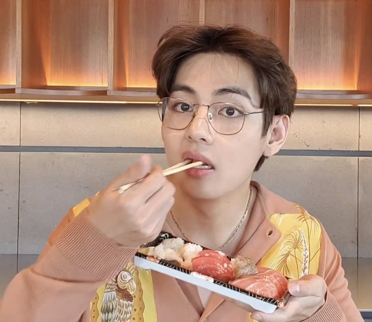 RozzJo06's tweet photo. #taekook #taekookau 🔞

“Do you want to be my boyfriend?” 

Jungkook glares at the man eating in front of him, clearly aware that he likes Jungkook’s food. “Usually people ask me to be their personal chef.” Jungkook chuckles.

“Well, you are handsome and hot so it’s additional + https://t.co/k3mcu9zMov