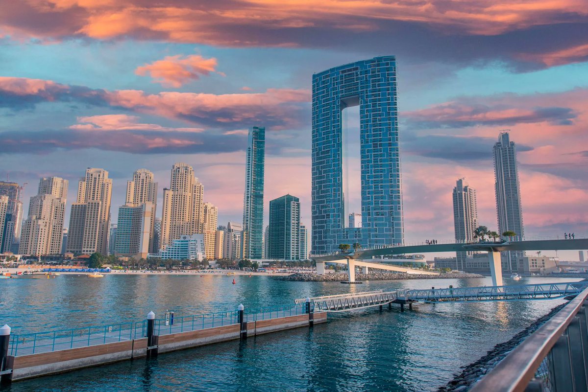 NEWDUBAI's tweet photo. The Address Residences Jumeirah Resort and Spa, 
Jumeirah Beach Residence. ( Residential Tower )

Fully Furnished 4 Bedroom + Maid's room
 
Higher floor

 270° Marina and Sea view
Fully and luxury furnished, never rented, furniture Minotti, technique Gaggenau, Miele https://t.co/wUdxn5zCsz