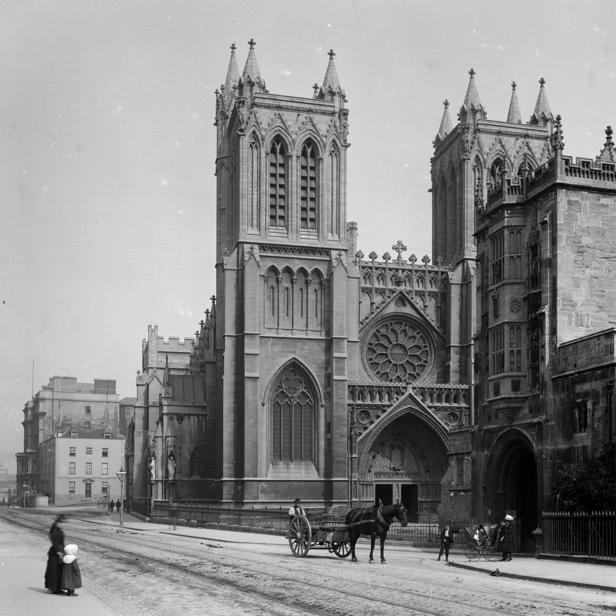 Explore Bristol Cathedral today at 1.15 pm with a Highlights Tour and discover layers of nearly a millennia of Bristol's history. Missed it? Join us for another tour tomorrow at the same time! ️ #BristolCathedral #CathedralTour
