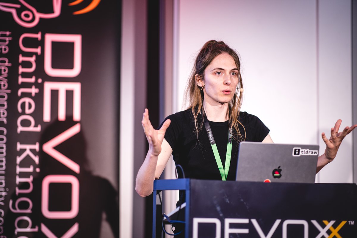 DevoxxUK tweet media