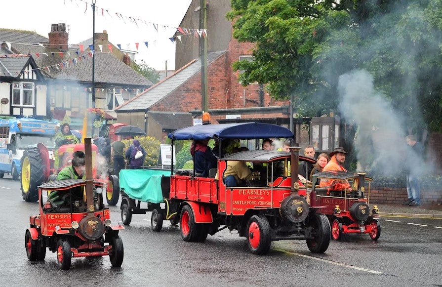 CyprusPictures's tweet photo. Knott End on Sea, Village Gala festivities, annual event every July.
#ThisIsLancashire #LancashireLife
#OverWyre #KnottEnd #photography #unsplash #Transportation
https://t.co/zceqAROcDb https://t.co/7xulzbxsu4