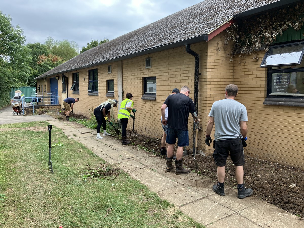 The <a href="/NHBC/">NHBC</a> team rolled up their sleeves for a day of volunteering at The Caldecotte Xperience. There was plenty of sweat, a few scratches, and a lot of laughter along the way.
#volunteering #makingadifference #TCX #TheCaldecotteXperience #MiltonKeynes