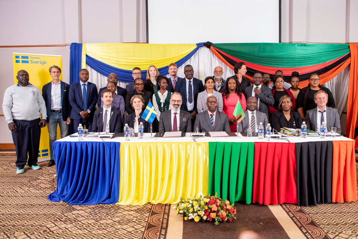 Great news this week!

Swedish Energy Agency signed a MoU w the Ministry for Green Economy &amp; Environment on carbon credit trading under Paris Agreement Art 6!

It’s the first such MoU Zambia has signed. 👍🏼💪🏼🇸🇪🇿🇲

More: energimyndigheten.se/en/news/2024/s… 

Photo: Bespoke Portraits/SPAR6C