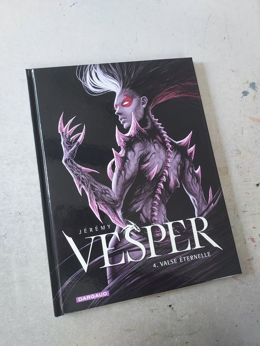 C'est aujourd'hui la sortie officielle du 4ème et dernier tome de Vesper !
Merci à celles et ceux qui ont suivi l'aventure jusqu'au bout. 
Goodbye Vesper !