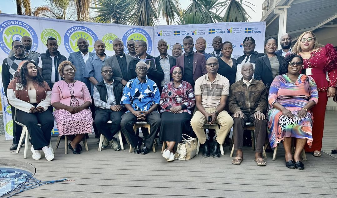 PSHZim's tweet photo. Strengthening religious leaders to tackle #drugandsubstanceabuse & #IPV @PSHZim & @SwedeninZW’s #TheStrengthIsInYou - Anti Drug Campaign recently held a training to strengthen the church’s knowledge, skills & impact on youth!#TheStrengthIsInYou #ToTurnDownDrugs #LoveShouldntHurt https://t.co/CVIWqx82la