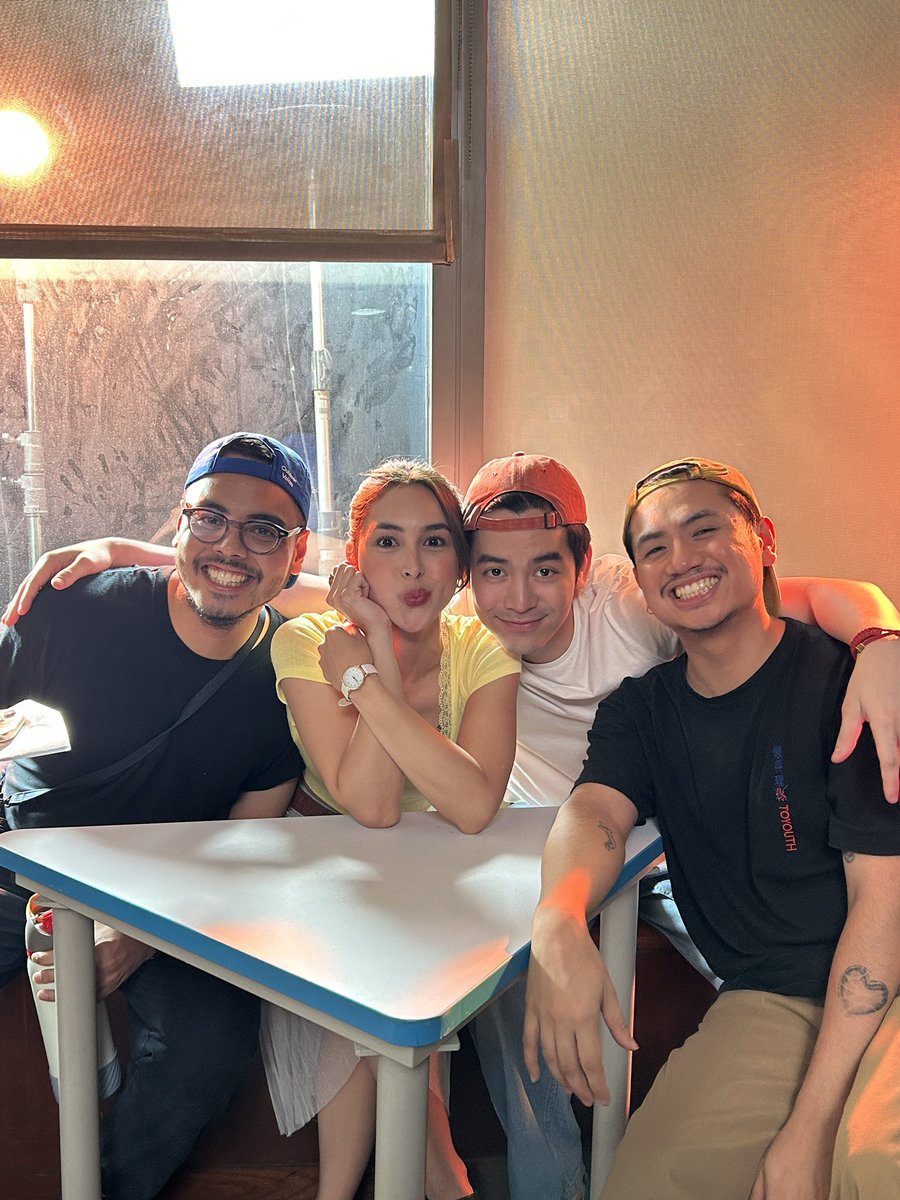 bbbboyc's tweet photo. ❗️#UnhappyForYou DAY 0: Looktest

This was our first time meeting for the project! Iba agad ang energy! FUN!!! https://t.co/8jwCKf0XpJ