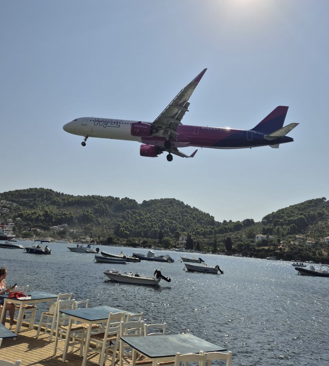 Gate7aviation's tweet image. Plane spotting in Skiathos the Saint Martin of Europe @skiathos #spotting @benjamin_video