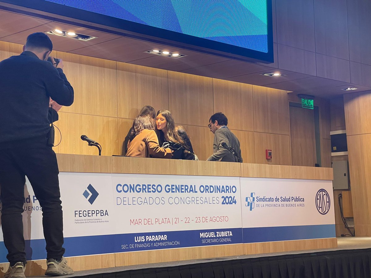 Entrega de Placa agradecimiento IPS.
#CongresoSSP2024