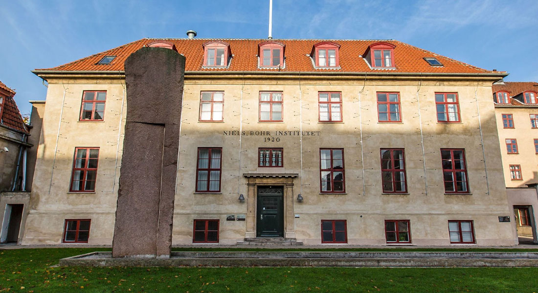 The Extragalactic Streams group <a href="/DARK_nbi/">DARK</a> is hiring postdocs &amp; PhD students! Join us at U. Copenhagen to study galactic dynamics &amp; dark matter. Apply by Nov 1, 2024. Links below:

PhD call:  employment.ku.dk/phd/?show=1624…

Postdoc call: employment.ku.dk/faculty/?show=…