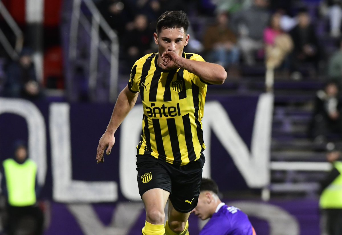 🚨 ATENCIÓN: OFERTAS POR MAXIMILIANO SILVERA.
Al obtener resultados positivos incrementó la cotización de muchos futbolistas, y uno de esos casos es el de Maximiliano Silvera, 
El jugador recibió una oferta de algo menos que dos millones de parte del equipo Argentinos Juniors.