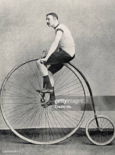 VersaceSamurai's tweet photo. I have a great urge to move to rural England and wear nothing but tweed and ride one of these bad boys to the pub every night https://t.co/65ADY4amXU