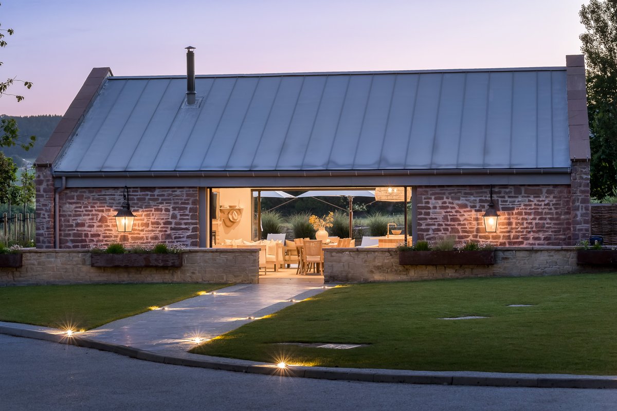 We've recently completed this beautiful project with a natural pool, and complimentary contemporary building. The landscaping really helps to finish off the project and the clients have created the most wonderful space to enjoy with friends and family.

apexarchitectureltd.com/news/stunning-…