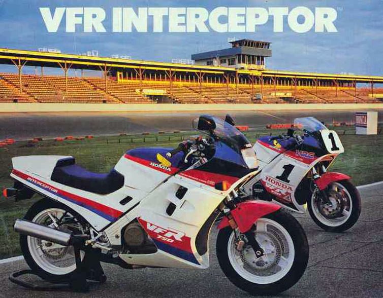 twxt8hk's tweet photo. アンチフルカウルバイクのワタシが唯一惚れ込んだフルカウル付きの一台✨
【VFR750interceptor】
極上物があったらCB1100EXと乗り換えてもイイくらい好き❤️
バリバリ極上のブツを買い損なったのを今だに公開してるくらい『ちゅき』💕
今更入手しても、補修パーツがあるか？

#VFR750
#interceptor
#V45 https://t.co/Ps2YTlSr2r