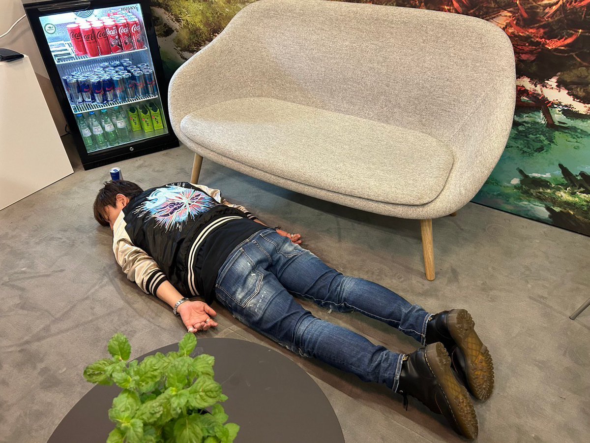 FF_XIV_EN's tweet photo. 16 interviews, 3 meetings, and 2 stage shows later.

There's more to come at #gamescom2024... https://t.co/8WziYWexoA