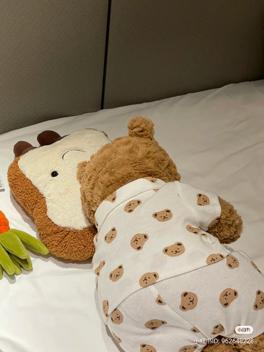 lovesickdoe's tweet photo. i sleep https://t.co/UpQRFA0mvo