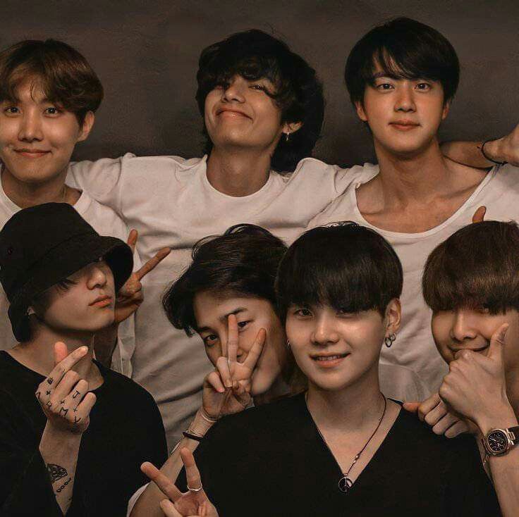 Refianigrande's tweet photo. My seven, My forever love. 🤍🕊

I'll be with #방탄소년단 for the rest of my life!💜💜💜💜💜💜💜🤍✨ https://t.co/vv7vIKYFoF