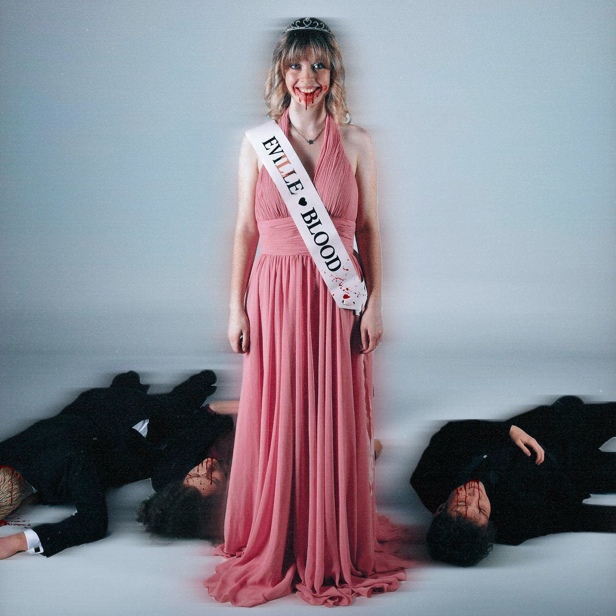 BLOOD IS NOW ALL YOURS🩸🎀

SONG + MUSIC VIDEO OUT NOW X

MASSIVE SHOUT OUT TO @HARRYWINKS666 FOR PRODUCING THIS SONG X 

#newmusic #newmusicfriday #altmusic #alternativemusic #alternativeband #altmetal #alternativemetal #newrelease #newsingle
