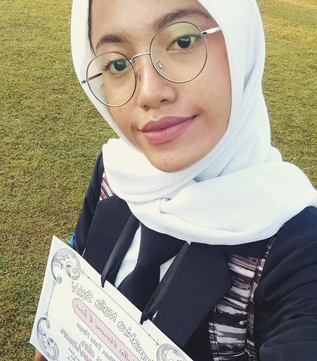 humahiira's tweet photo. [EKSPREKSI PEMUDA CAKRA]
tiga funfact saya
1. Suka makan indomie goreng topping daun bawang + telur setengah mateng
2. Suka jualan
3. Suka dia
Saya Humahira bangga menjadi bagian dari Laskar Dewantara Muda
@bemum_official
 #Day4PKKMBUM2024
#PKKMBUM2024
#MabaLUM2024
#SinergiKreasi https://t.co/NmLlBnbntT