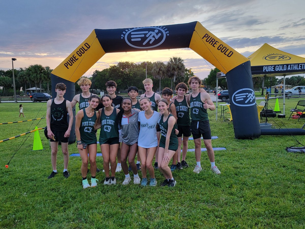 pinecresttrack's tweet image. Nothing like starting the XC season with a 6 mile relay meet!  4x1.5 miles!   #PCXCountry #PCTrack #PCAthletics #PCPanthers
#PCAlumni