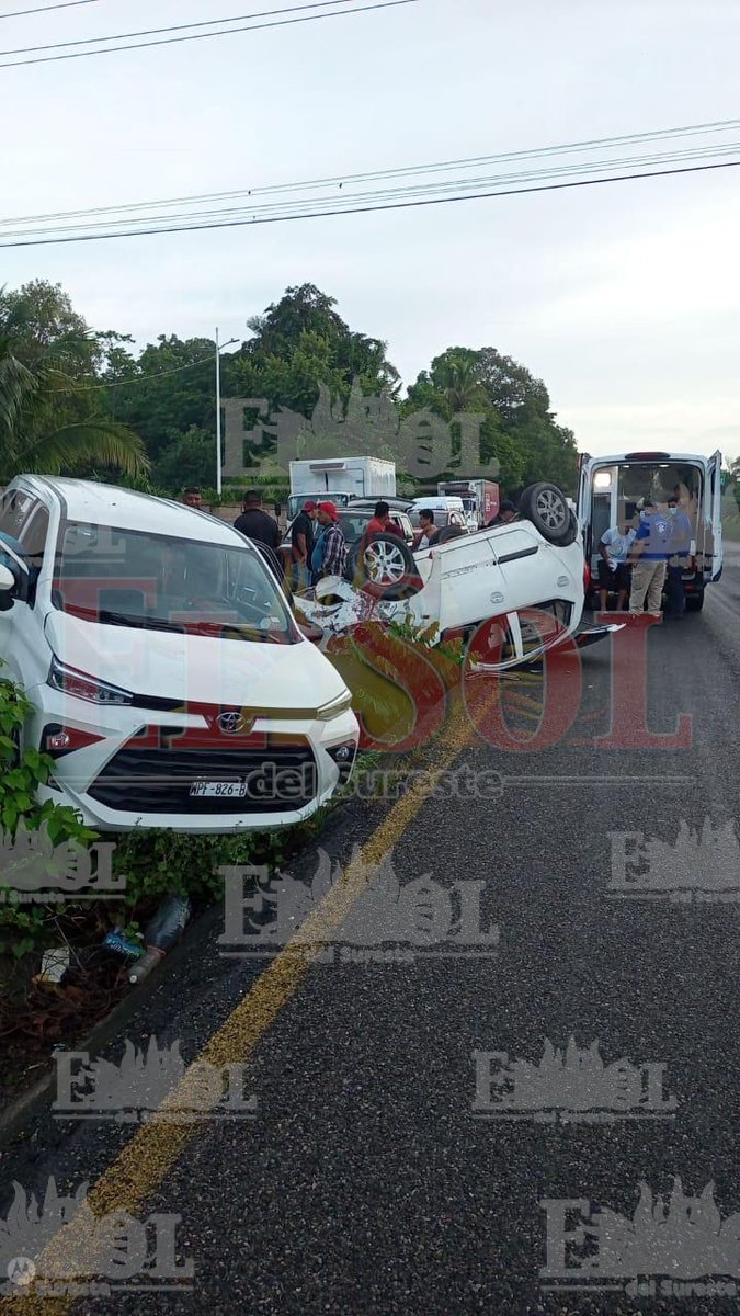 DiarioPresente's tweet photo. 🔥#Sucesos| 'El mañanero'; Tomen precauciones quienes viajen hacia #Cunduacán, tráfico pesado por choque y volcadura de una camioneta; hasta el momento no dicen si hay heridos.
Circule con precaución.
Vía: El @SolDelSureste
|#Noticias |#Tabasco |#SolDelSureste https://t.co/N1kvj9Uevd
