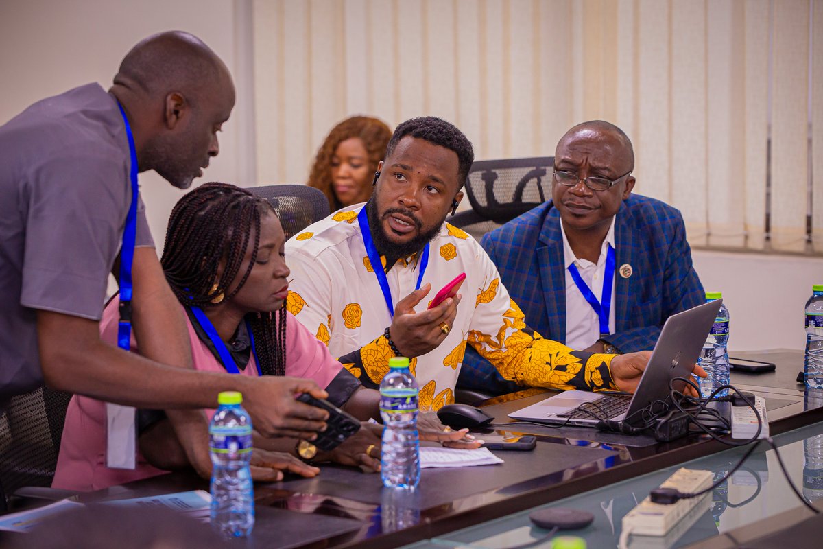 AAU_67's tweet image. We are putting our knowledge into practice, developing our own social media action plans, and getting ready to present them!
This activity allows us to further solidify our understanding of social media management.
#SocialMediaWorkshop #ActionPlans #PresentationTime