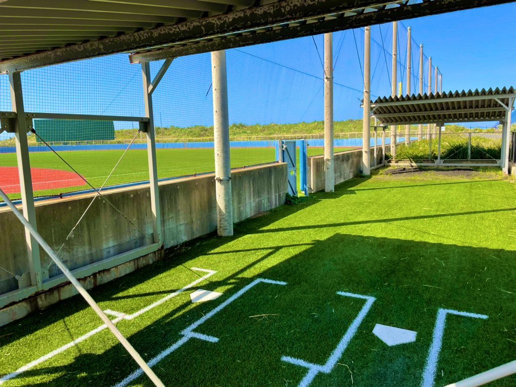 8jojima2110's tweet photo. たくさんの拡散ありがとうございます！
甲子園決勝に行った関東第一のいる
東東京大会に八丈島から参加してます！この夏は3回戦神宮球場まで勝ちました
新入生来て欲しいのでお願いします

虹がでる夢の島の球場から
夢の舞台を目指しましょう
ちなみにブルペンも良いです！
#八丈島 #高校野球 #甲子園 https://t.co/nbeBoWzmzR
