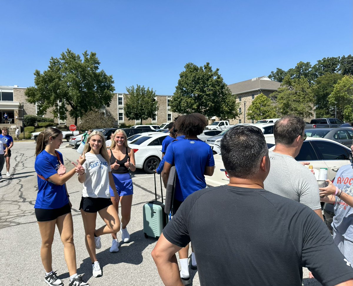 SF Women's Basketball tweet media