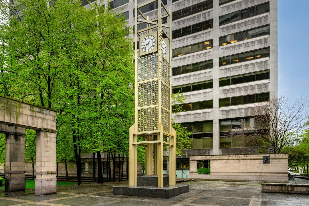 DowntownYonge's tweet photo. A beautiful refresh on the Trinity Square Clocktower was completed in April 2024, done in partnership with the @cityoftoronto. 

Swipe through to see the before, and all the stunning details 💛 

📷: Steve Neiman 

#DowntownYonge https://t.co/yuKIDTu2Qh