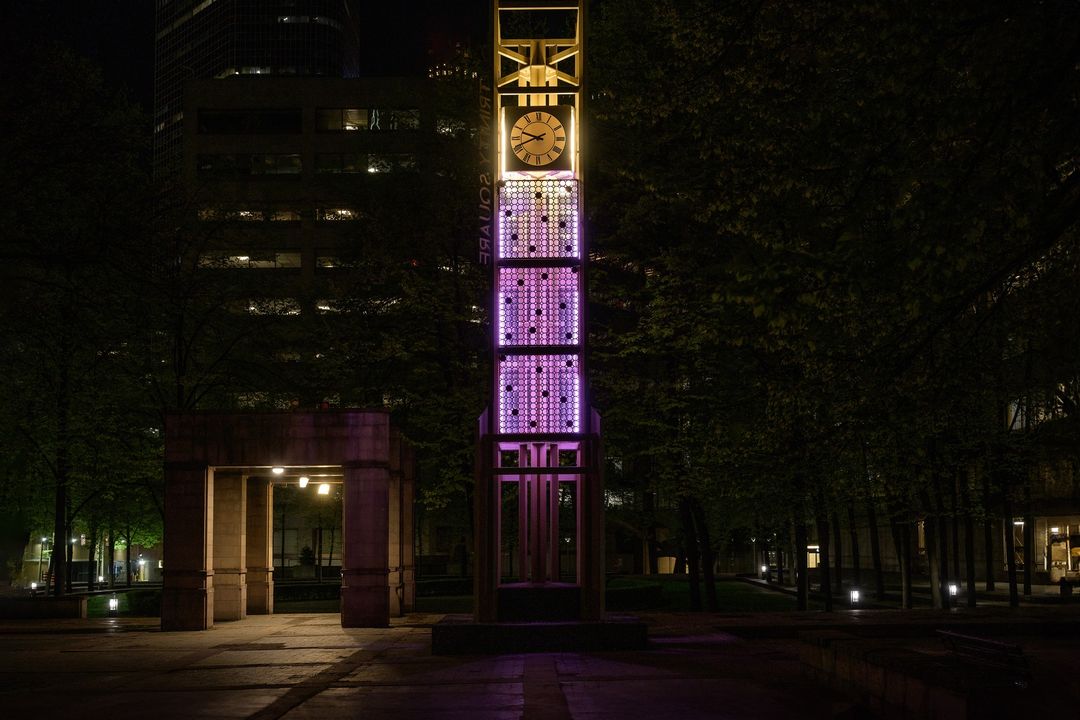 DowntownYonge's tweet photo. A beautiful refresh on the Trinity Square Clocktower was completed in April 2024, done in partnership with the @cityoftoronto. 

Swipe through to see the before, and all the stunning details 💛 

📷: Steve Neiman 

#DowntownYonge https://t.co/yuKIDTu2Qh