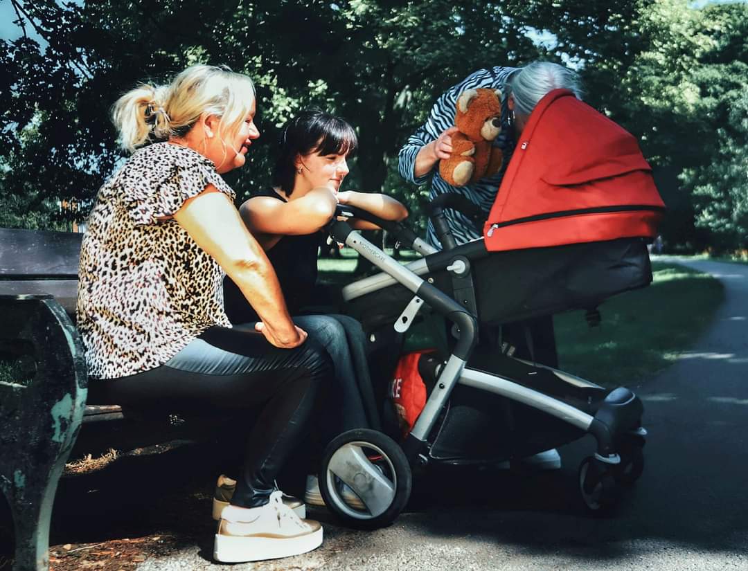 Three generations of women. One baby on the way. A few domestic fireworks. And some living room karaoke.

Motherhood can be hard. Good thing Sophie has her family around. Most of the time.

Mumsy opens on 9 September - tickets available now! lacemarkettheatre.co.uk/LaceMarketThea…