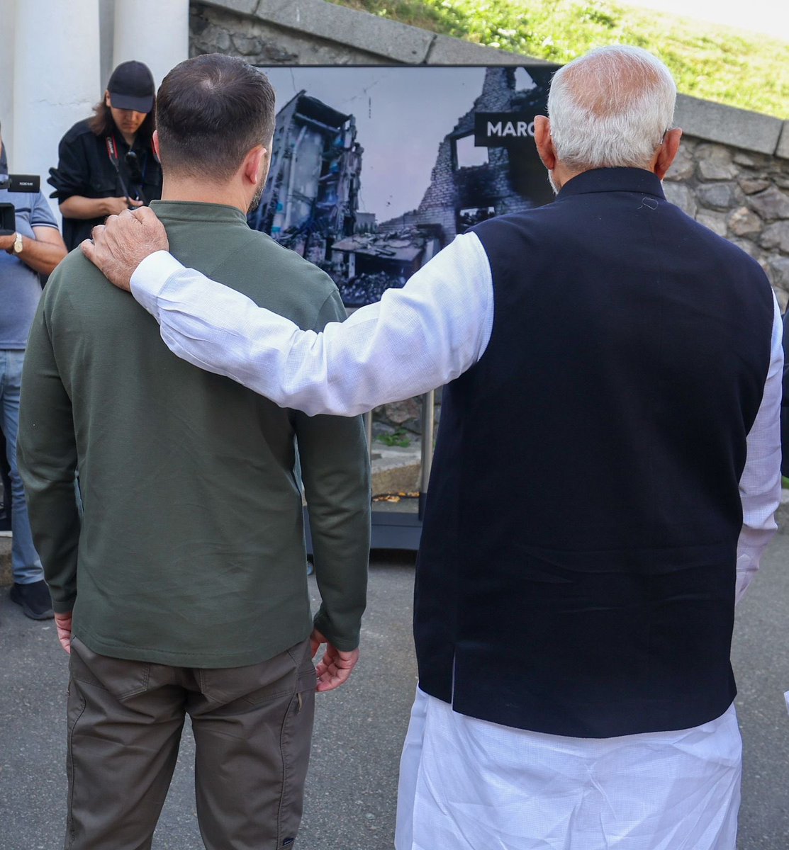 alok_bhatt's tweet photo. A pic that can alter the course of history as PM @narendramodi is the only world leader who can speak to both : President Putin and Zelenskyy- without any effort! https://t.co/uBnHSzCLIr