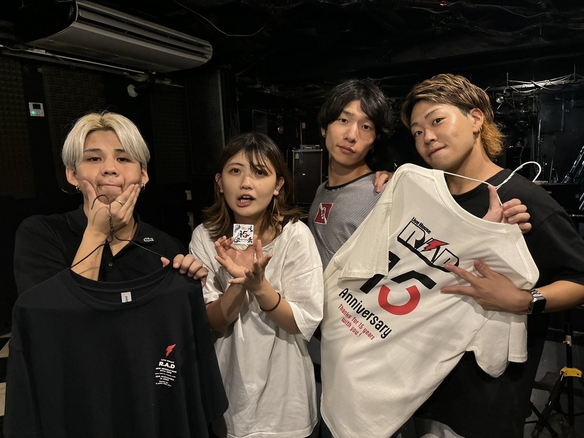 NAGOYA_RAD's tweet photo. 【🎁ステッカープレゼント🎁】

＼15周���記念プレゼントキャンペーン／

8/24(金)R.A.D出演

Atomic Skipper(@Atomic_skipper )

サイン入りR.A.D 15th Anniversaryステッカーを抽選で1名様にプレゼント！

<応募方法>
❶このアカウントをフォロー
❷このポストをリポスト

<応募締切>
8/30(金)23:59 https://t.co/48iw2NxlbX