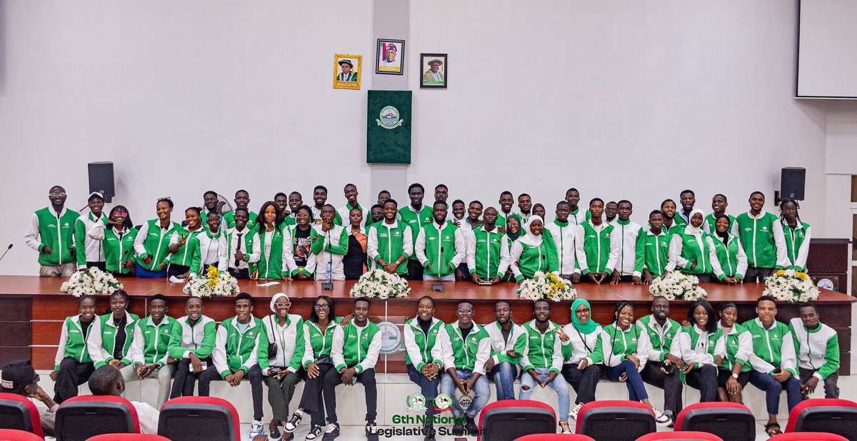 AyoolaAfeni's tweet image. ‘Ogún òmodé O lè seré f’ógún odún ‘

Truly 20 children do not felicitate for 20 years. 
Today we gather together as members of the 29th Student Representative Assembly to observe our final sitting for the session.
 
#Innovativerepresentation