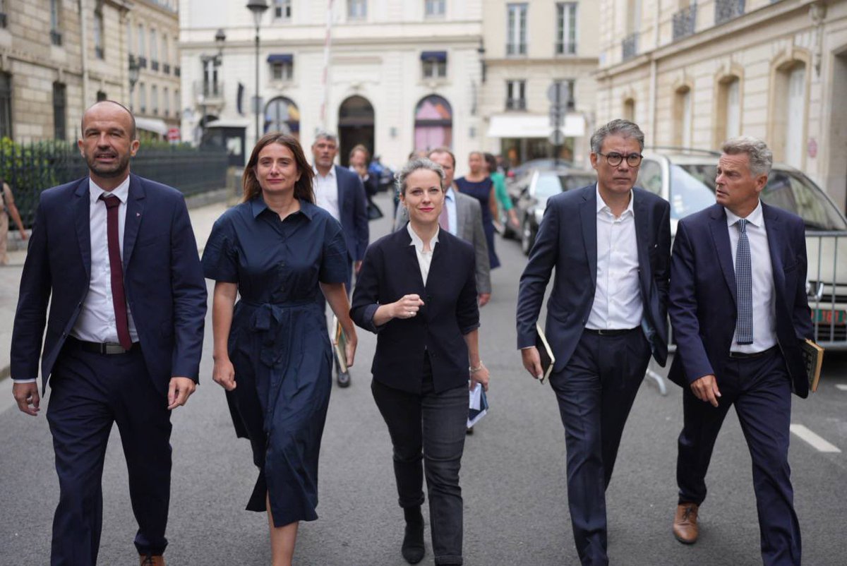faureolivier's tweet photo. À l’Elysée ce matin avec @CastetsLucie et les forces du #NouveauFrontPopulaire pour demander au président de respecter le résultat des urnes.

Nous avons une candidate.
Nous avons un programme.
Nous sommes prêts à gouverner. https://t.co/GPRHWLlWPs