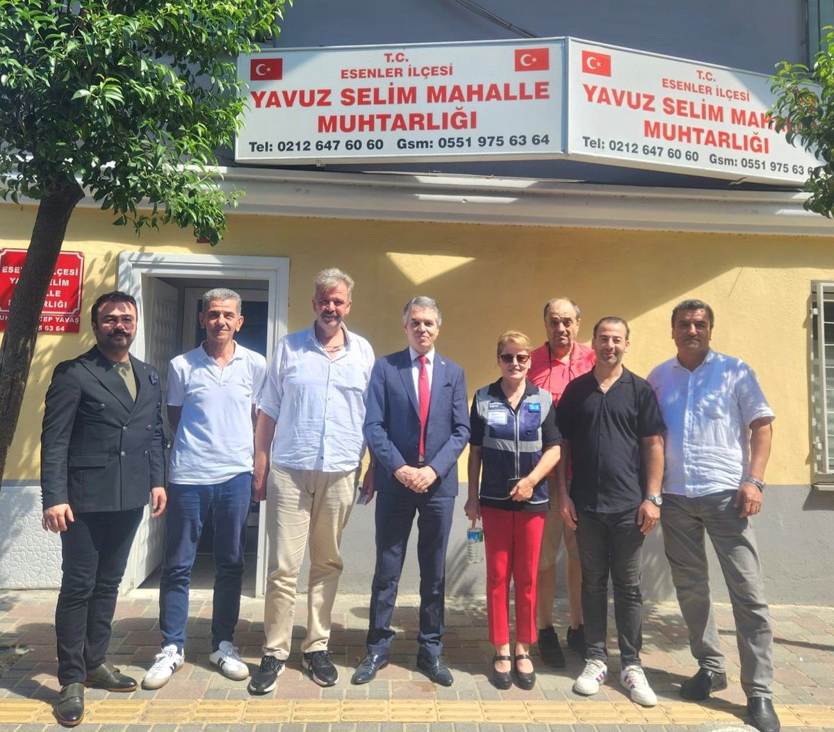 Esenler Şube Müdürümüz Sn. Naci Doymaz ile Esenler Muhtarlar Dernek Başkanı Sn.Recep Yavaş'ın Makamında  İlçemizin güzide muhtarlarıyla biraraya geldik.Muhtarlarımızla İSKİ   talepleri hakkında istişarede bulunarak, Dijital fatura ve İSKİ uygulamaları hakkında bilgiler verdik.