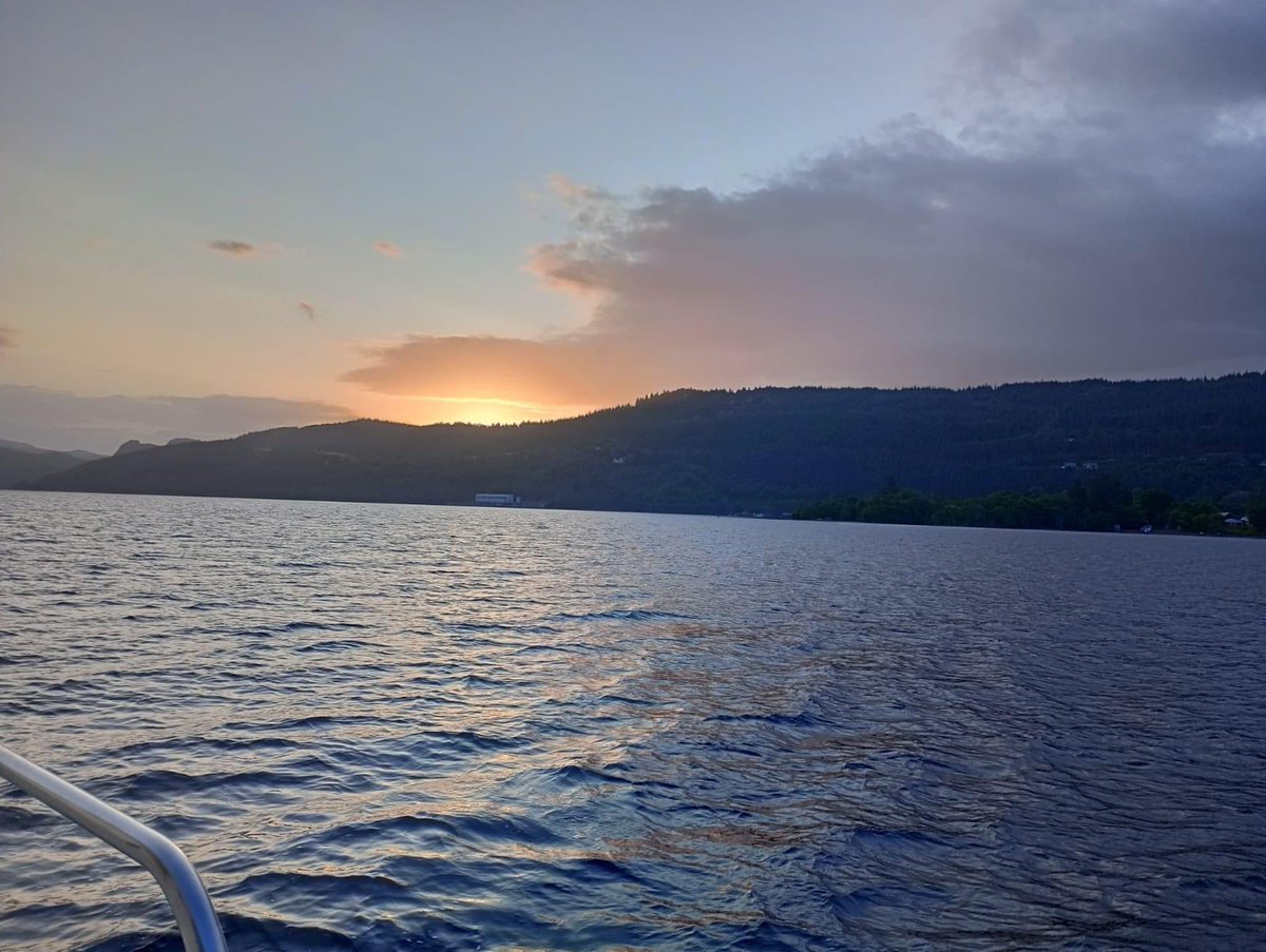 ValThorp's tweet photo. @Alkoholfreiday Good luck everyone. Last Sunday we left Fort Augustus at 12.30am to swim the 36k of Loch Ness, pleased to say we out swum Nessie and completed it in 13 hours and 7 minutes, powered by @ErdingerAF_UK - it really works! And it keeps monsters away! https://t.co/yfE9nirg4C