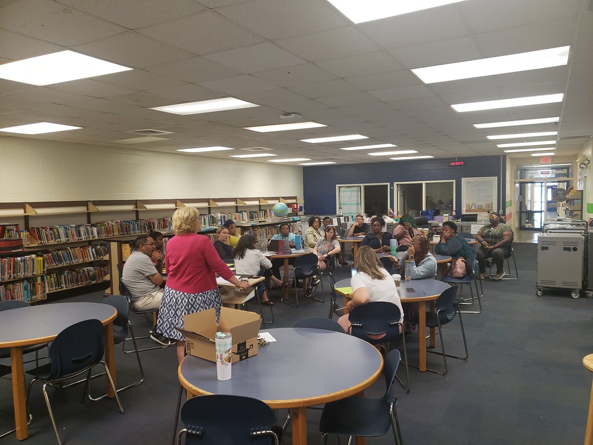 APTysinger's tweet photo. Being intentional and doing what's best for our EFES family! Our Staff and Student Success Committees met to discuss staff morale and attendance. #EFESProud #SPSCreatesAchievers https://t.co/SGLe10oowr