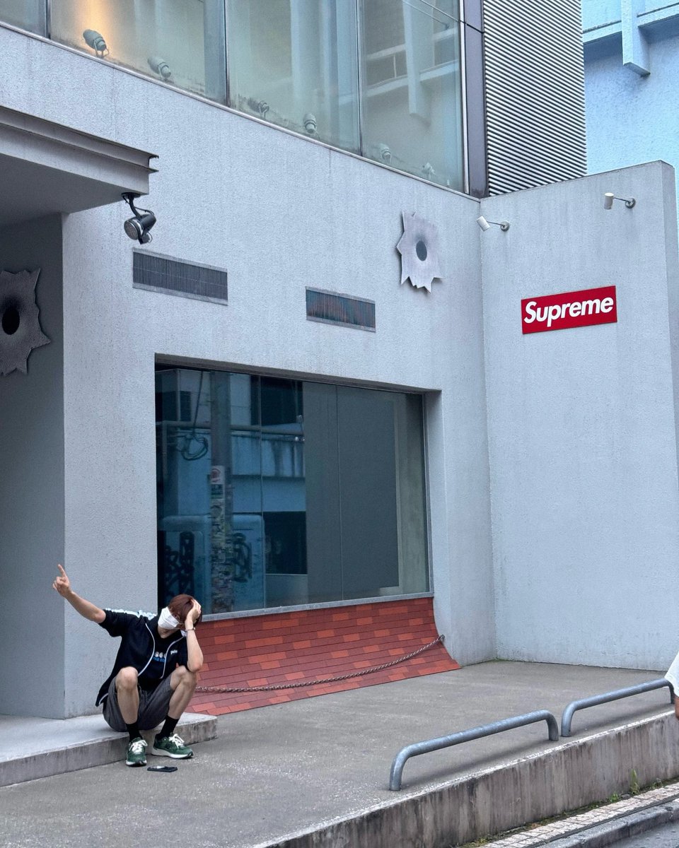 𝓡𝓸𝓼𝔂 tweet media