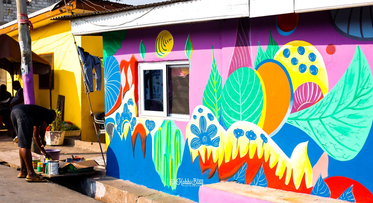 #chalewote2024 
"The Giants Don’t Hide Anymore" is a community mural project located in Osu, created by the Afuabe art collective. This initiative builds upon the collective's ongoing exploration of masquerade aesthetics. The project delves into themes of lost memories,