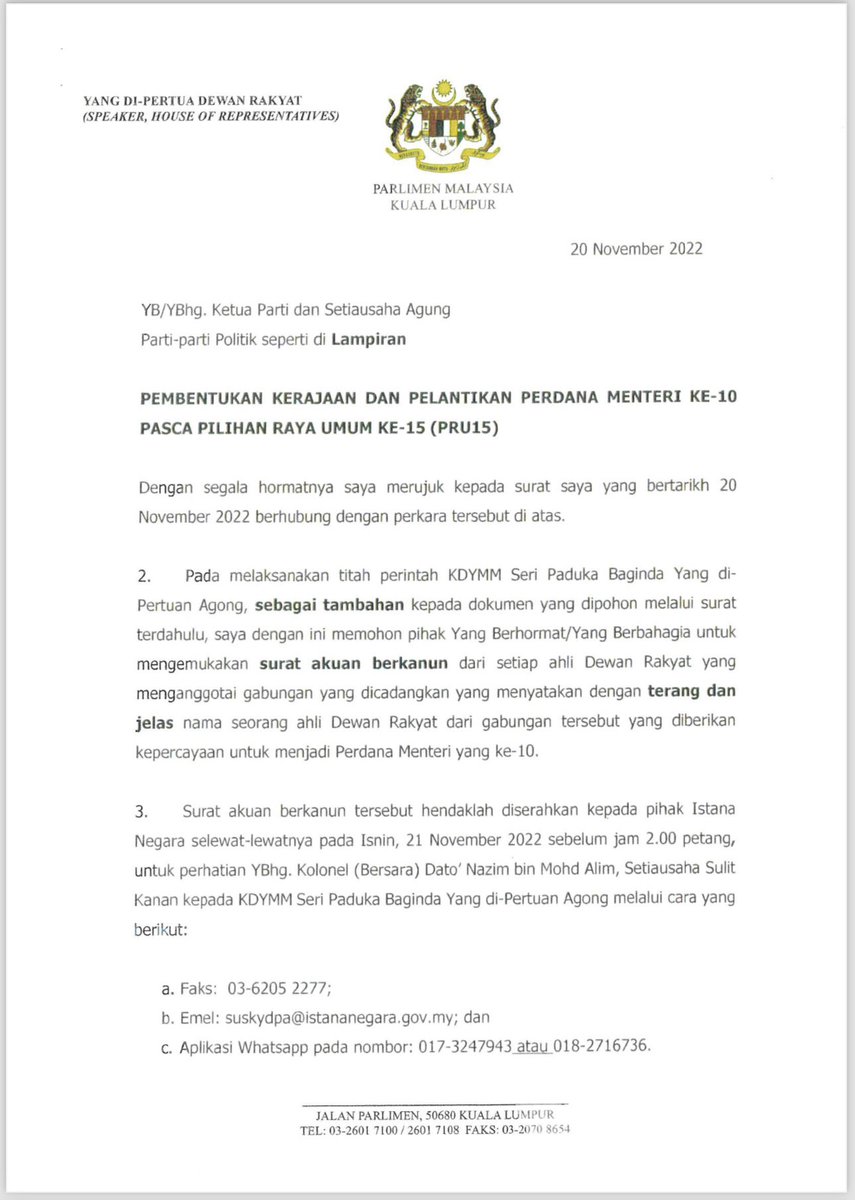 aifadhli87's tweet photo. Apabila dibuktikan bahawa Surat Akuan (SD) ini adalah susulan titah YDPA, bukankah kenyataan @AzalinaOthmanS yang memperlekeh SD seperti permainan sukan merupakan kenyataan yang menghina titah YDPA? Yang juga merupakan satu pelanggaran Akta Hasutan 1948 [Akta 15] ? - cc: @PDRMsia 

Lihat semua lampiran gambar sebagai bukti bahawa Surat Akuan (SD) adalah titah YDPA melalui Yang di-Pertua Dewan Rakyat. 

Baca penulisan YB Dato' Seri Hamzah Zainudin, Ketua Pembangkang yang juga merupakan Setiausaha Agung Perikatan Nasional dan BERSATU. 👇🏻👇🏻👇🏻