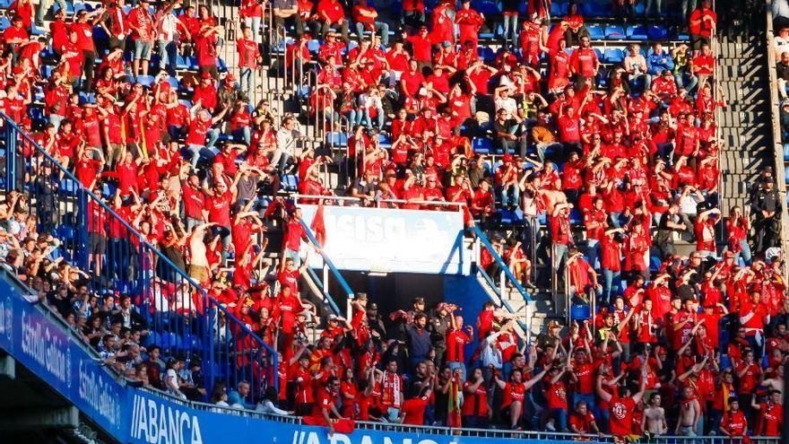 Por cierto,primer partido fuera y me gustaría hacer piña en una cosa, sé que están saliendo muchas equipaciones de colorines y son muy golosas pero a los desplazamientos de rojo,no perdamos ese subidón que da ver una zona del campo teñida uniformemente con nuestros colores.
