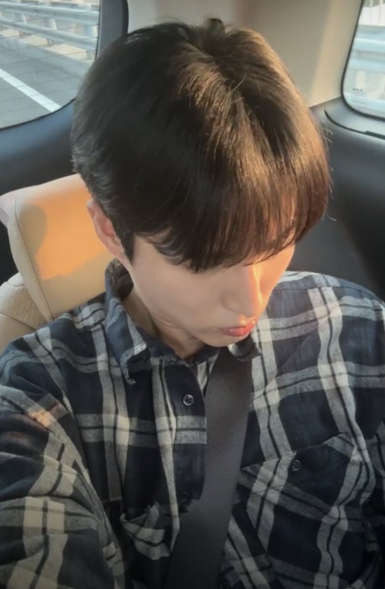 모든 선들이 걍 말도 안되게 귀여븜