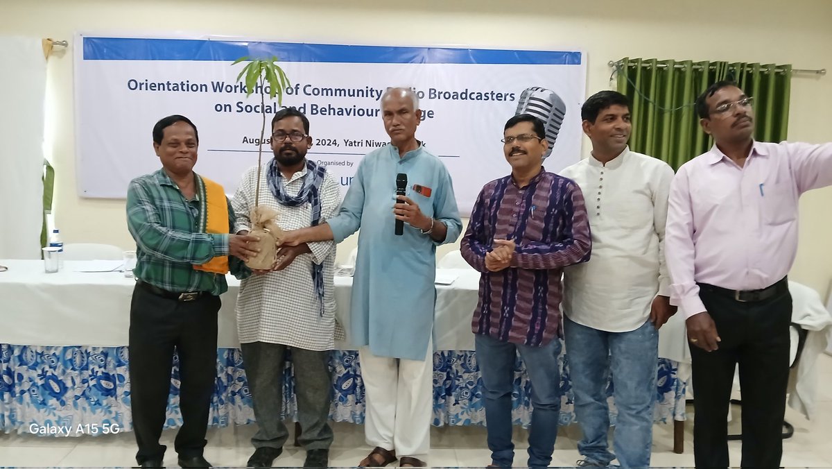 RojalinKonark's tweet photo. Orientation Workshop for Community Radio Broadcasters on Social and Behaviour Change, Organised by @YoungIndiaIN &amp; #unicef at Konark. Day 4 Discussed about the  "Understanding Community Expectations," @niyazlive @MIB_India @ShahAnsariLive  #communityradio4change #communityradio https://t.co/fRgHQUZUJ8