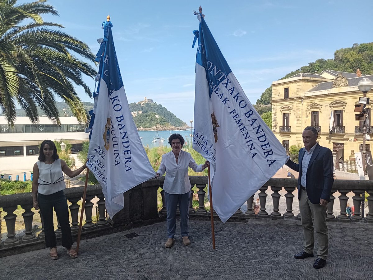 2024ko Kontxako Bandera aurkeztu da gaur goizean.
ℹ️ tinyurl.com/2acfwd62
🧧Sarreren salmenta 12:30etatik aurrera - Informazioa &gt; tinyurl.com/23ffp8oa
<a href="/donostiakultura/">Donostia Kultura</a> <a href="/DonostiakoUdala/">Donostiako Udala</a> <a href="/donostia_kirola/">Donostia Kirola</a> <a href="/ADEGI/">ADEGI</a> <a href="/diariovasco/">El Diario Vasco</a> <a href="/euskaltelebista/">ETB</a> <a href="/BMSupermerkatua/">BM Supermerkatuak</a> <a href="/FCC_Group/">FCC</a> #EKP